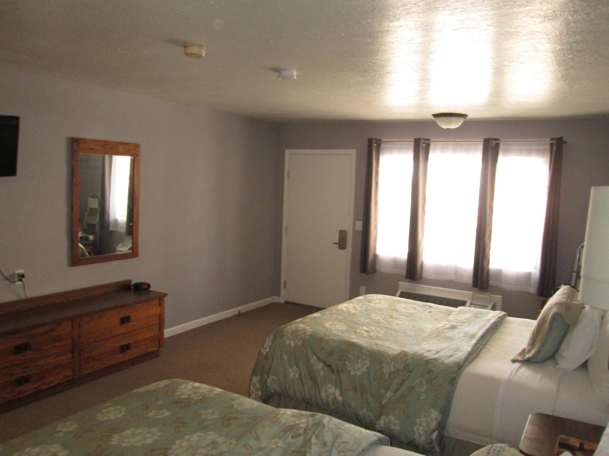 Jim Butler Inn & Suites Tonopah Habitación foto