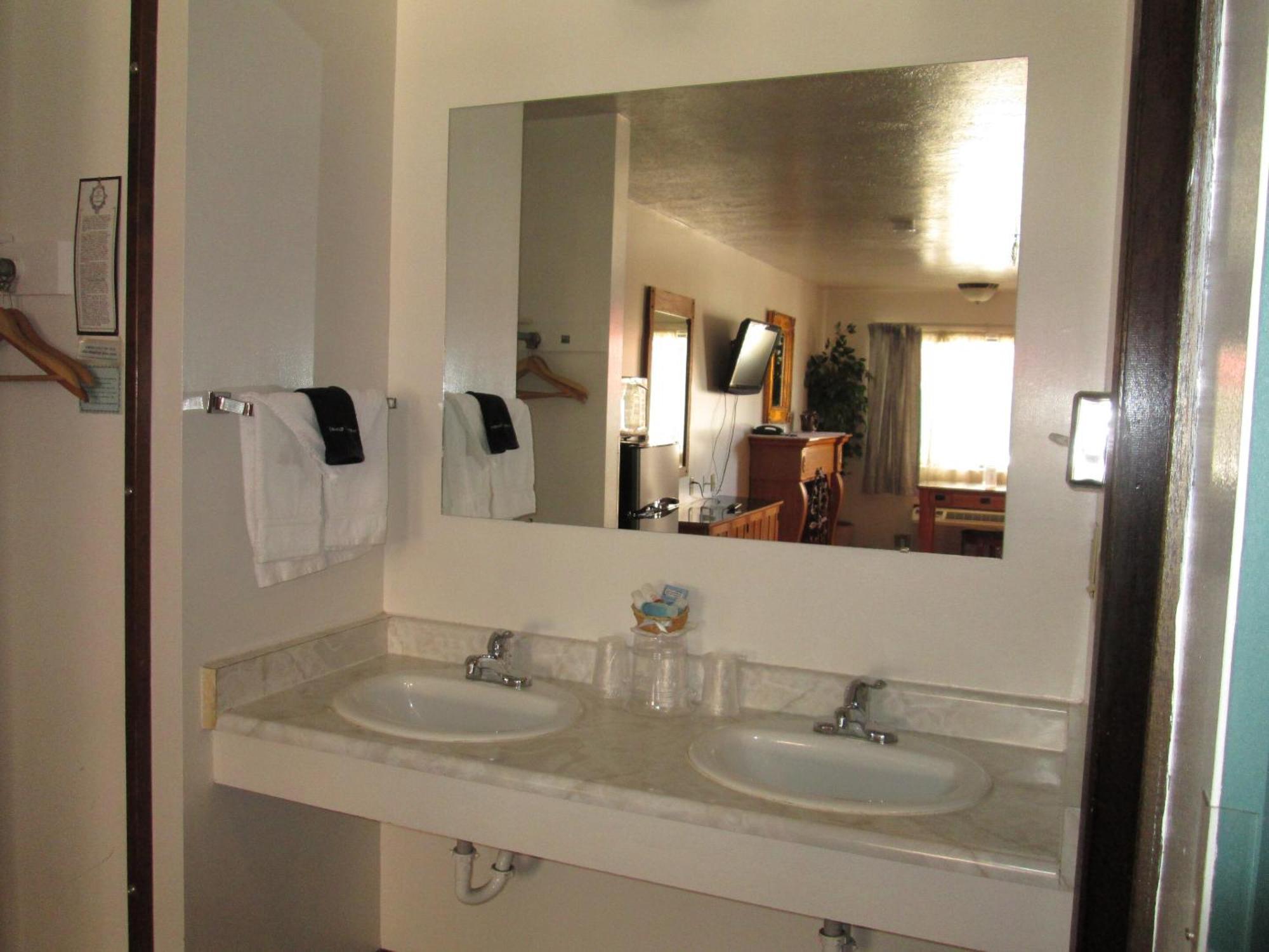 Jim Butler Inn & Suites Tonopah Habitación foto